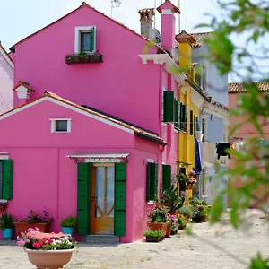Ferienhaus Night Galleria - Bed & Art In - The Pink House, Burano